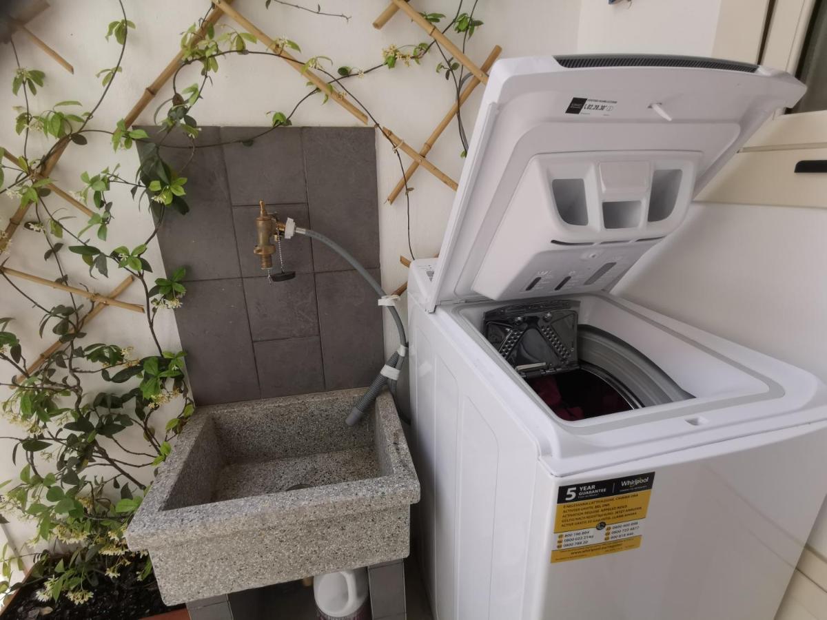Hotel Kosié - il comfort di classe con due matrimoniali e due bagni indipendenti Palermo Esterno foto