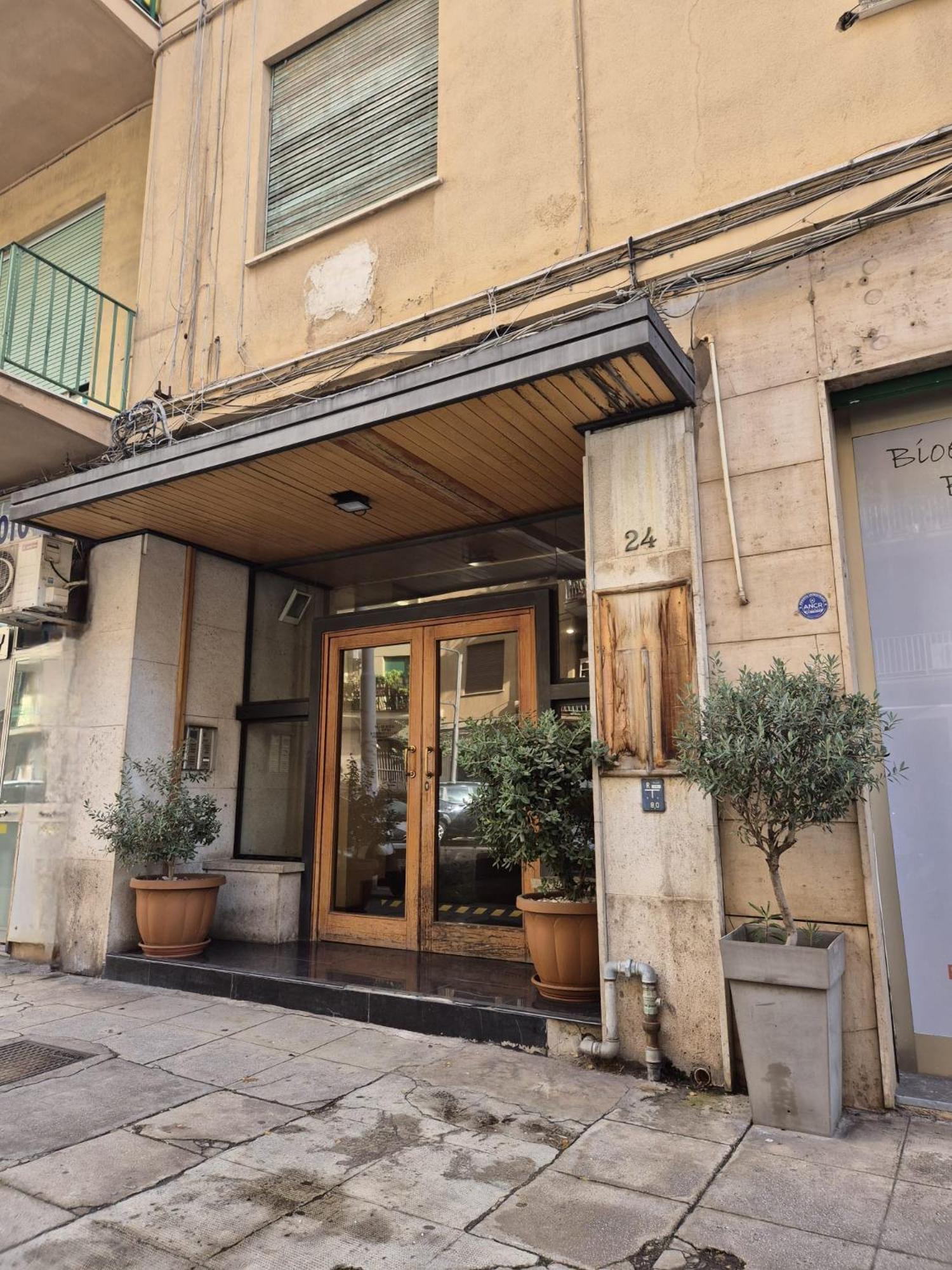 Hotel Kosié - il comfort di classe con due matrimoniali e due bagni indipendenti Palermo Esterno foto
